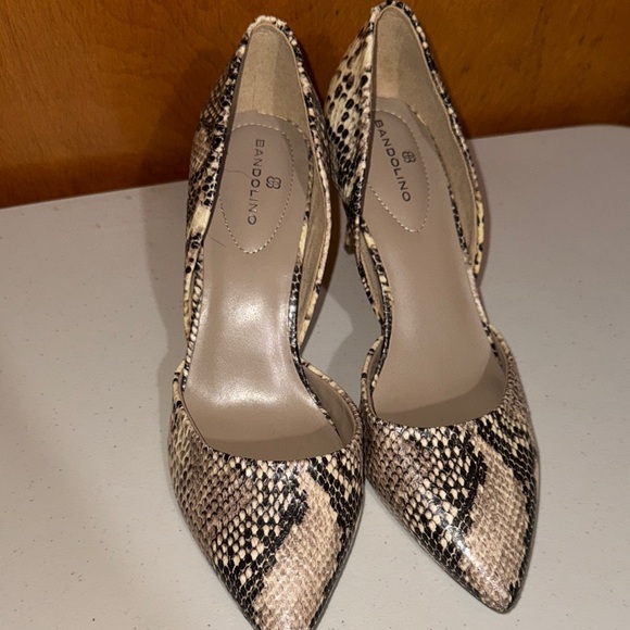 Bandolino Snakeskin Pattern Heels - Picture 11 of 12